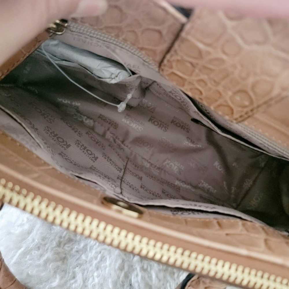 NWOT Michael kors embossed leather satchel should… - image 8