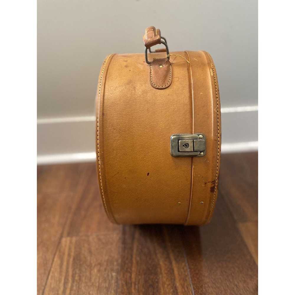 Vintage British Tan Leather Small Round Hat Box S… - image 2