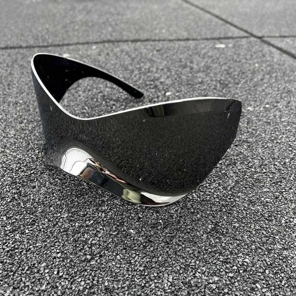 Designer Avant Garde Futuristic Shield Sunglasses… - image 2