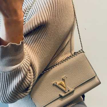 Louis Vuitton Capucines Wallet on chain greige