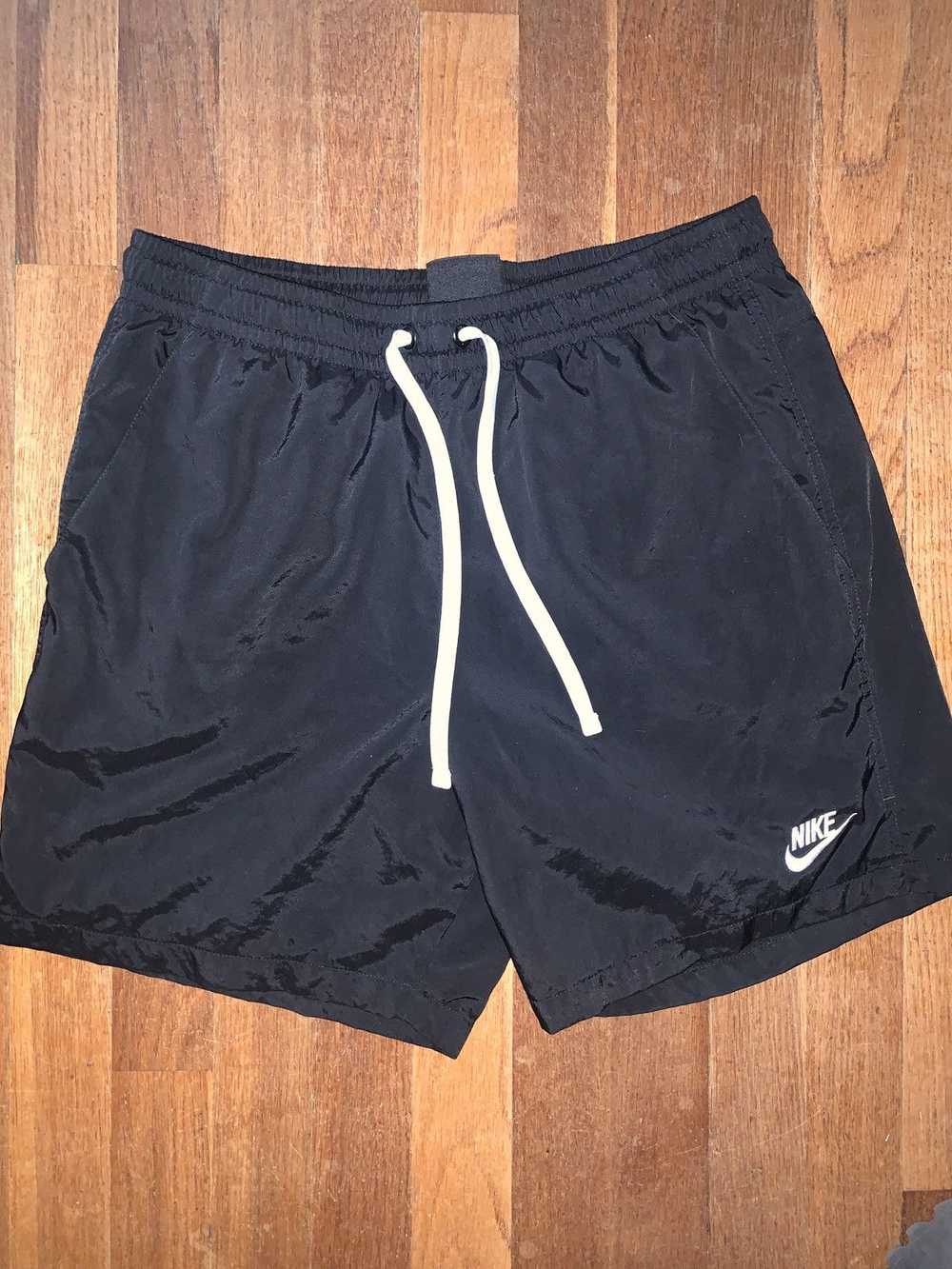 Nike nike woven shorts - image 1