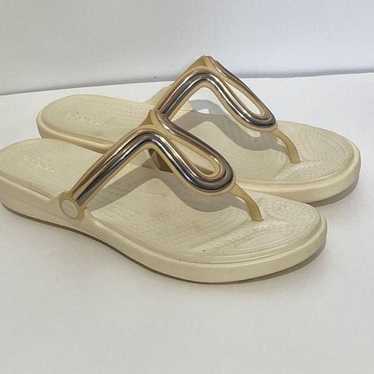 Crocs Women's Sanrah Metal Block Dual Comfort Fla… - image 1