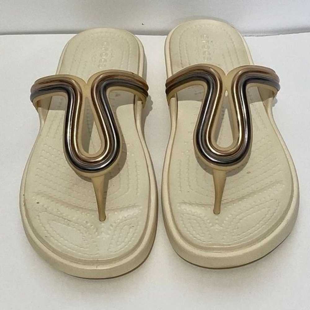 Crocs Women's Sanrah Metal Block Dual Comfort Fla… - image 2