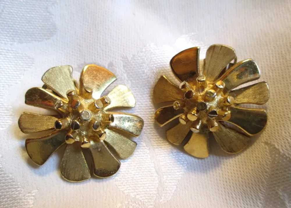 Renoir Sauteur Golden Glow “Poppy” Brooch and Ear… - image 7