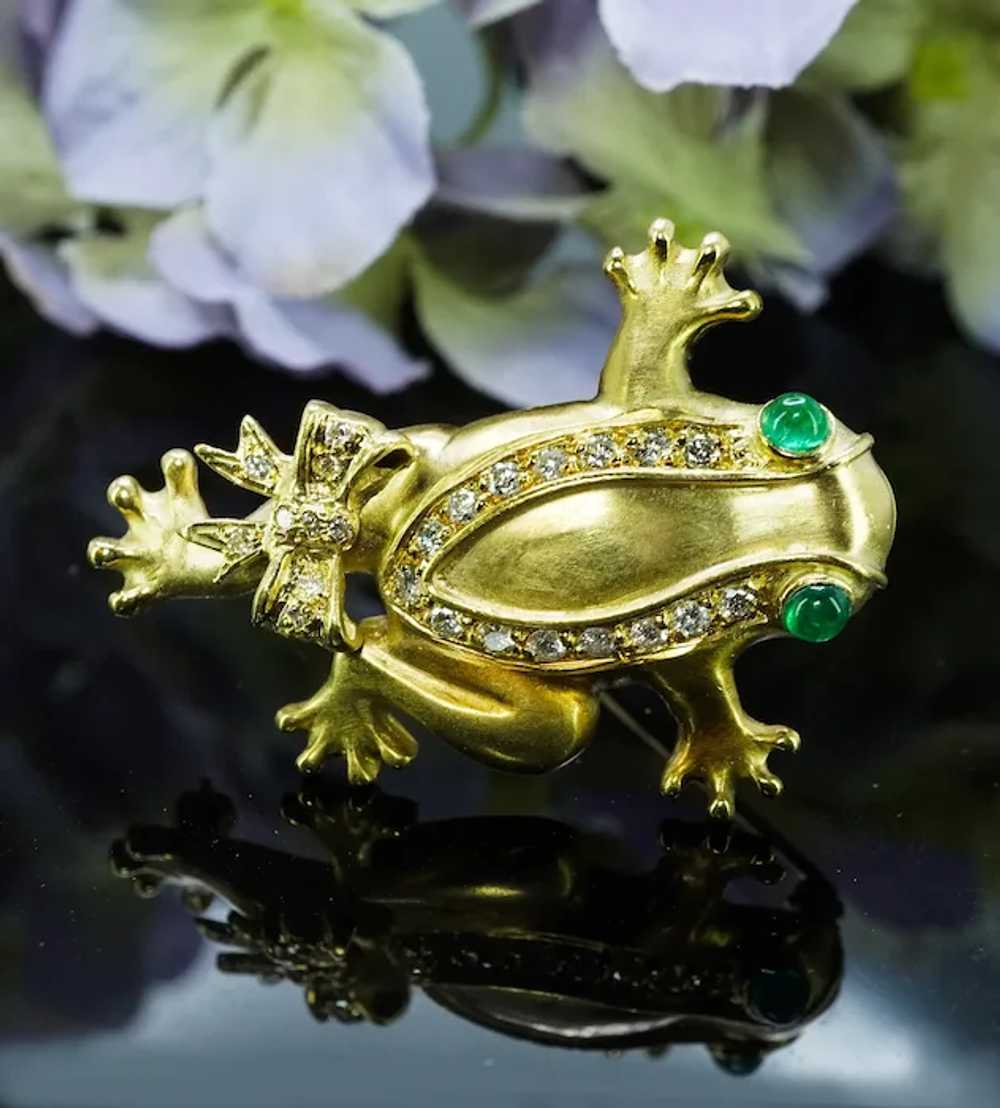 Huge Heavy Vintage 18K Gold Diamond Emerald Frog … - image 2