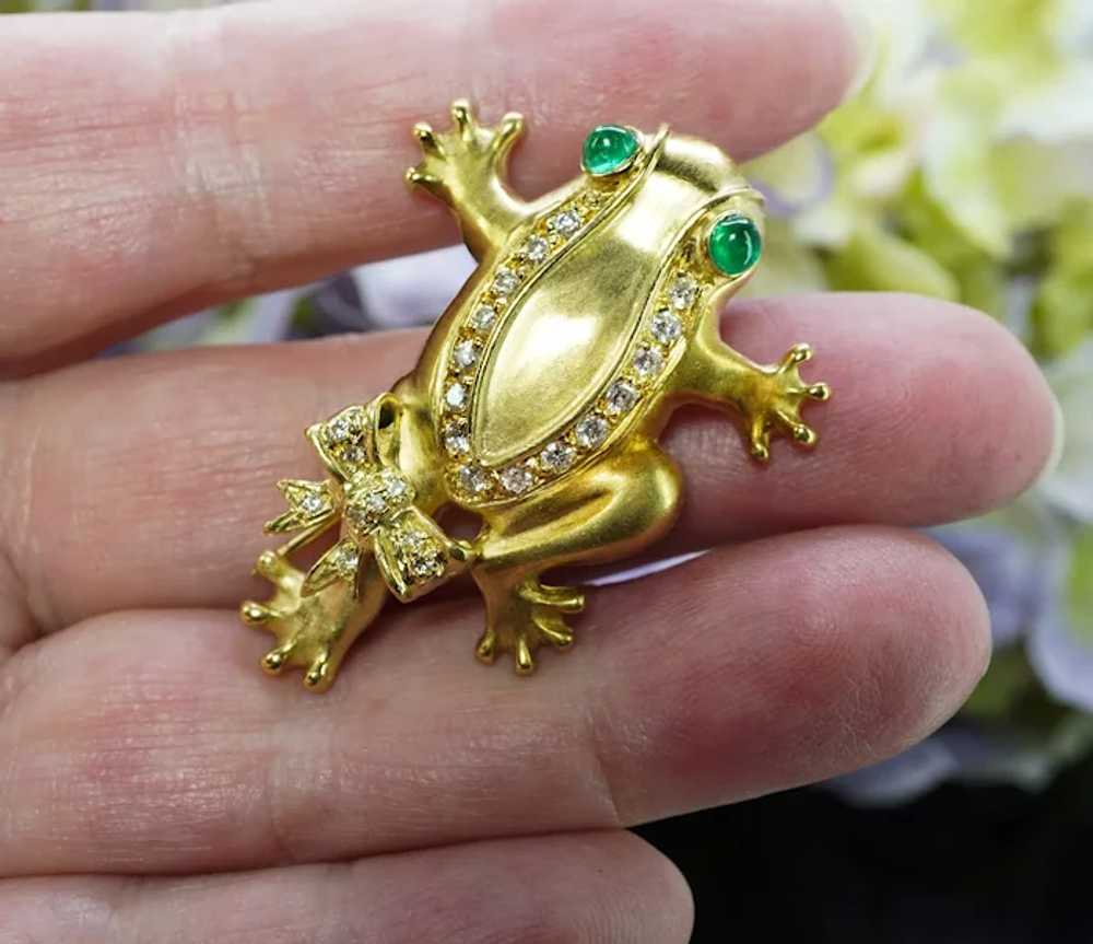 Huge Heavy Vintage 18K Gold Diamond Emerald Frog … - image 3