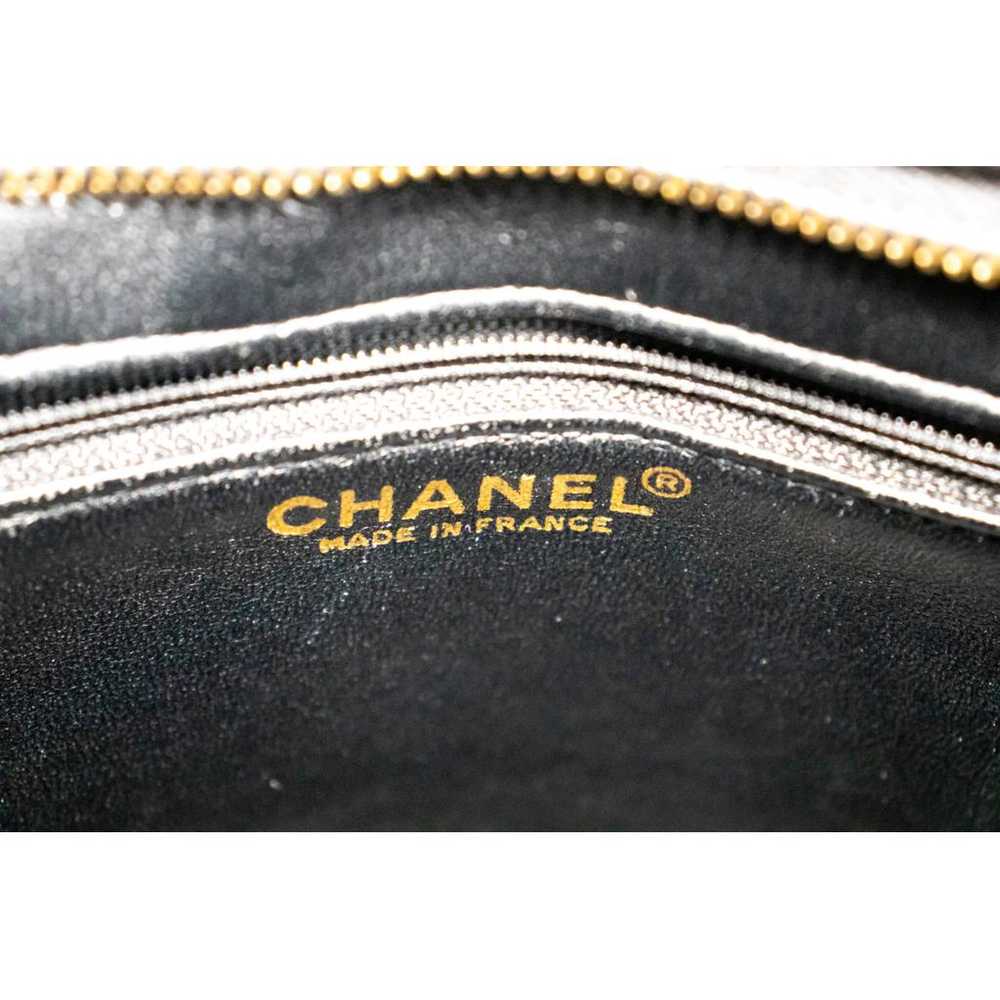 Chanel Médaillon leather handbag - image 11