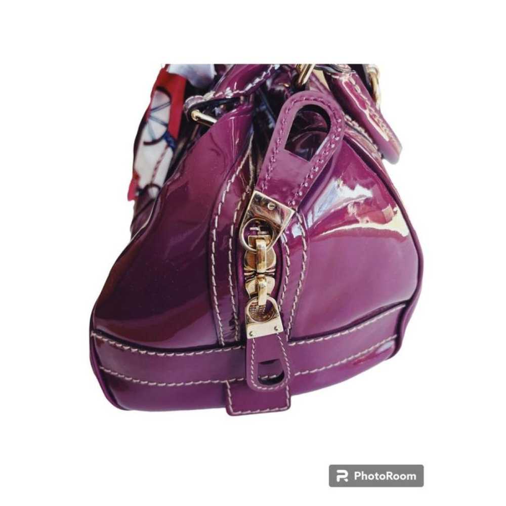 Gucci Boston patent leather handbag - image 5
