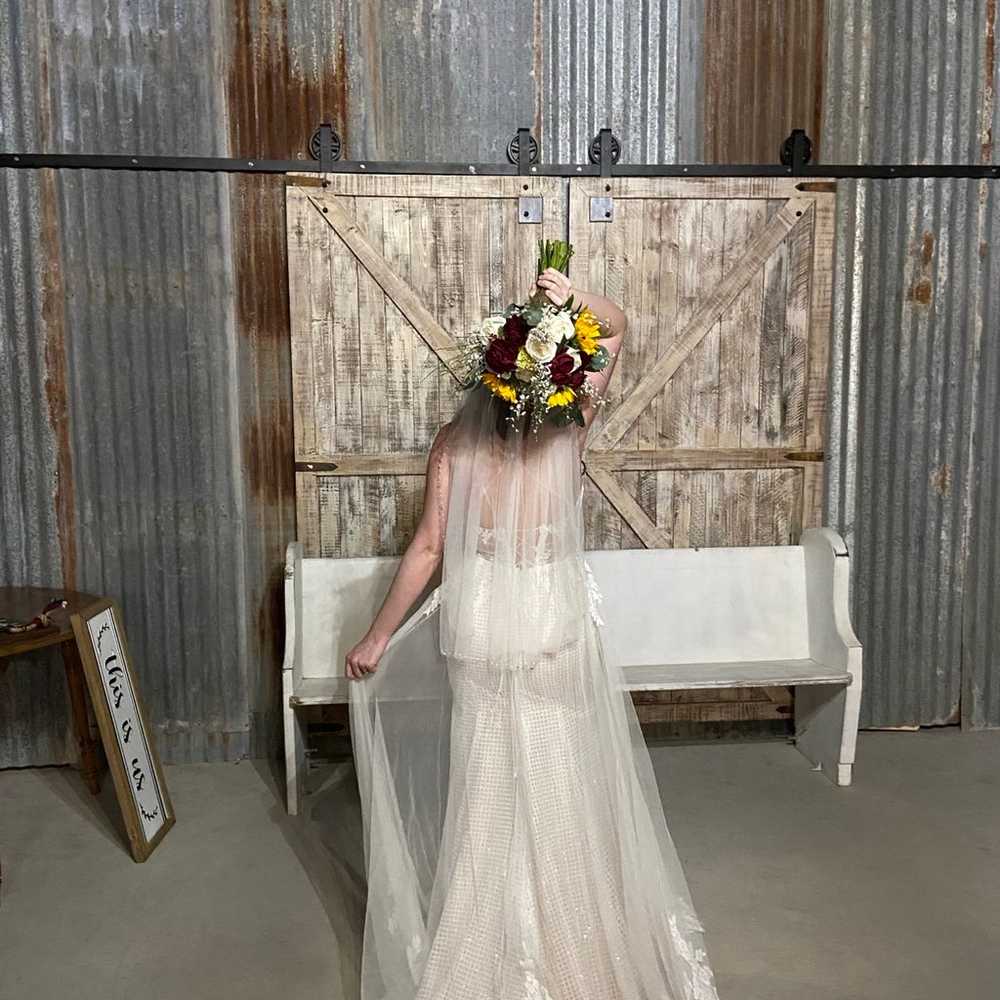 Wedding dress size 8 - image 3