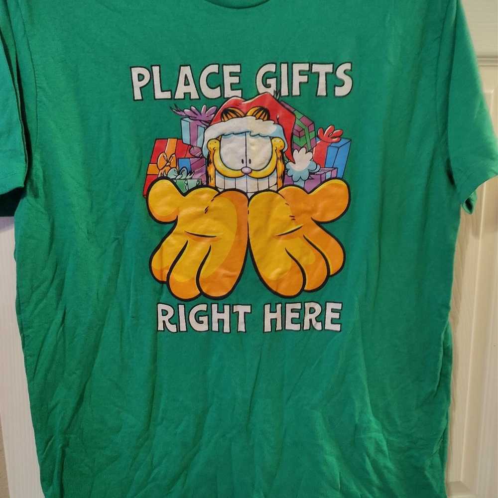 NWOT XL Garfield Christmas T-shirt - image 1