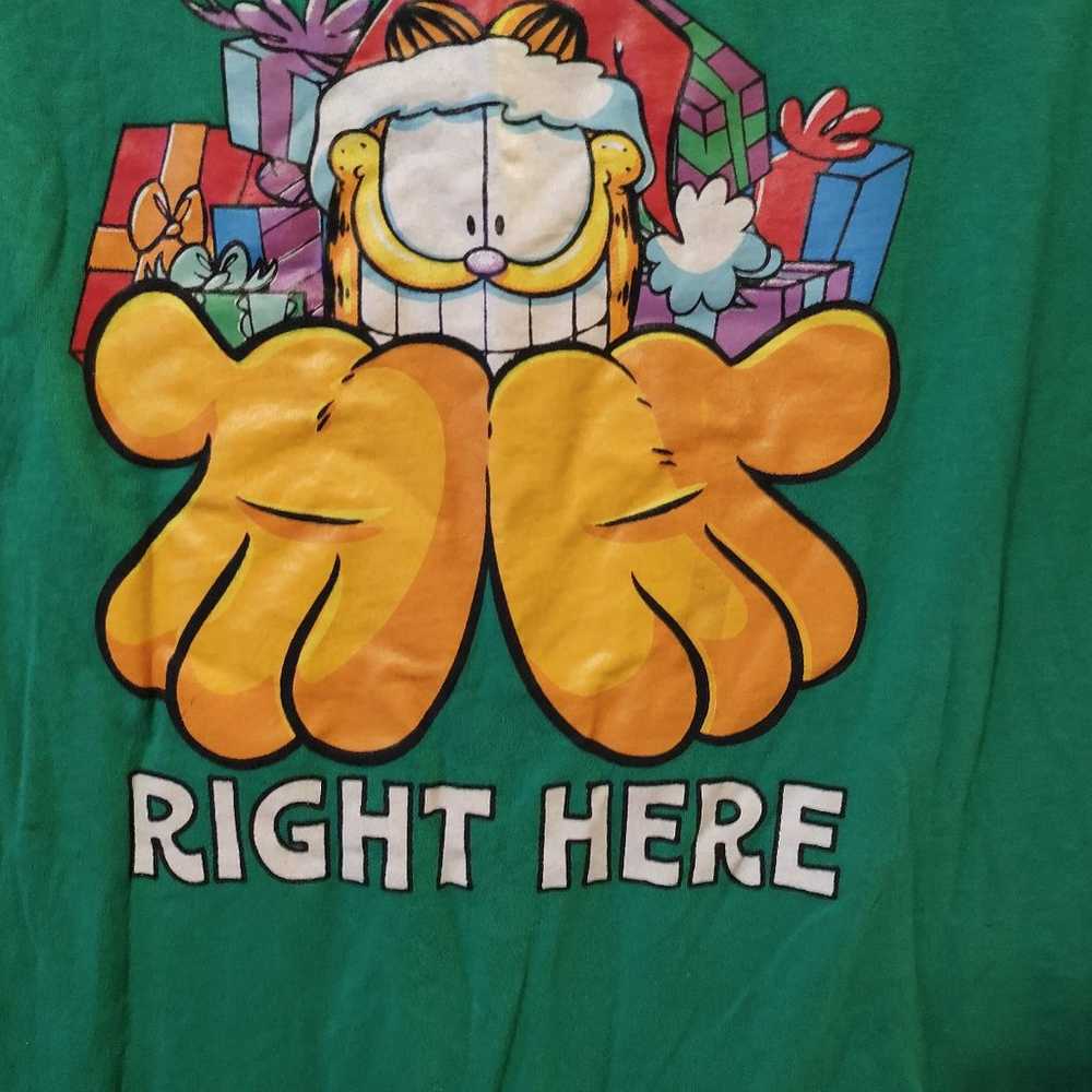 NWOT XL Garfield Christmas T-shirt - image 2