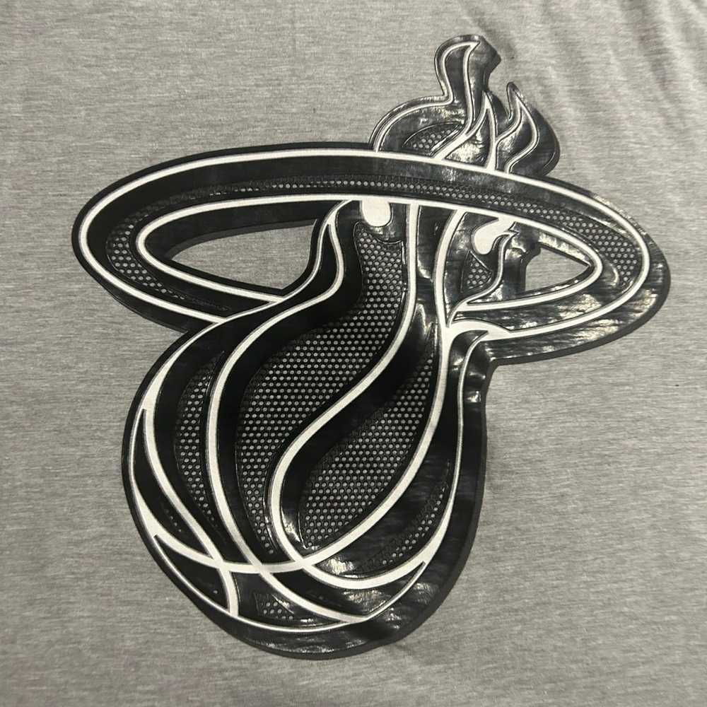 NBA UNK Gray/blag T-Shirt Basketball Logo X-Large - image 2