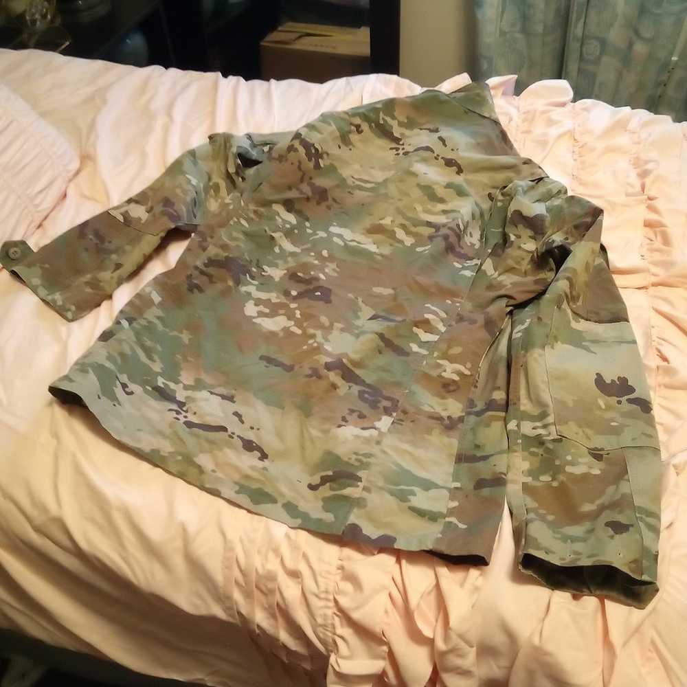 US Army Camo Set Shirt With 2 Patches Medium &  P… - image 4