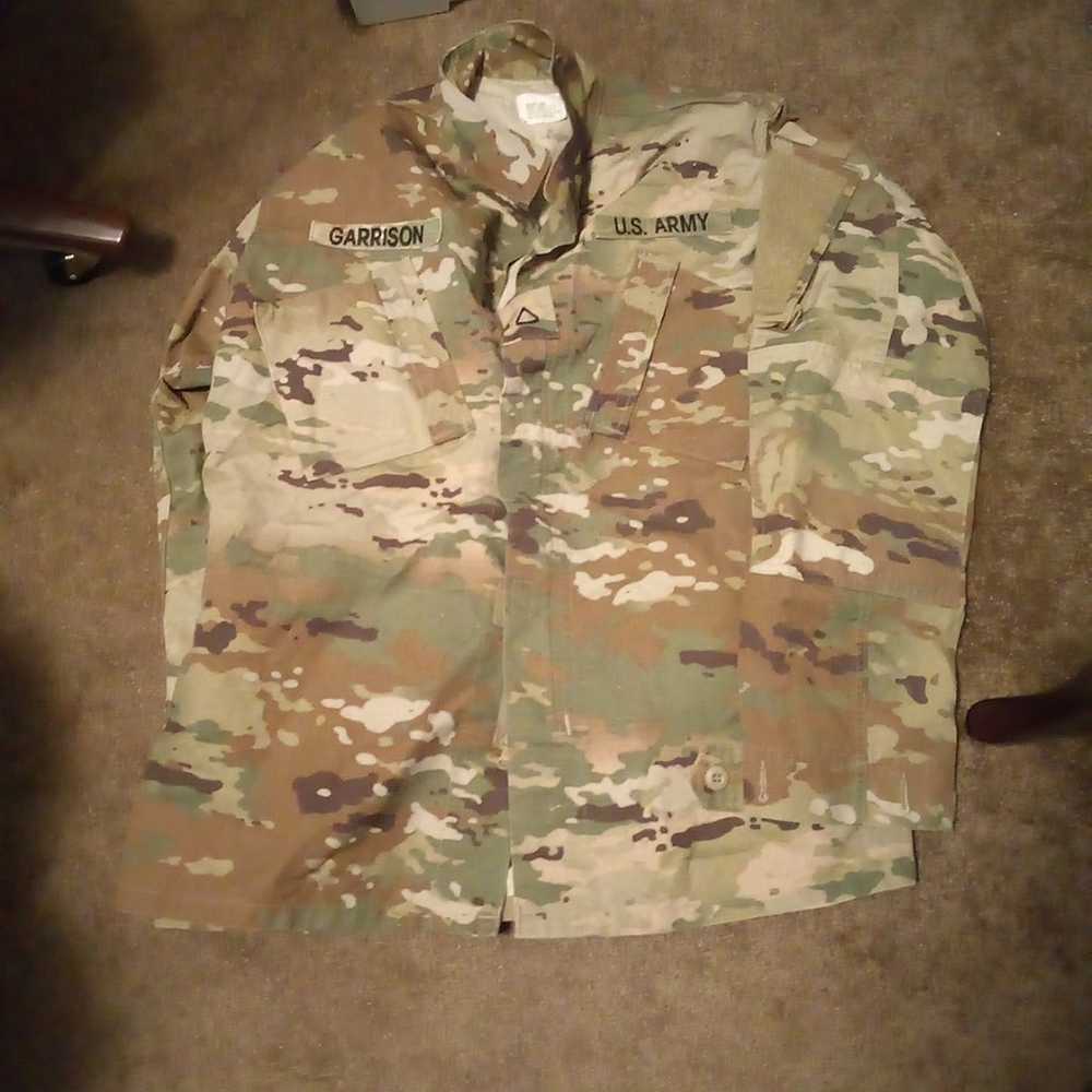 US Army Camo Set Shirt With 2 Patches Medium &  P… - image 5