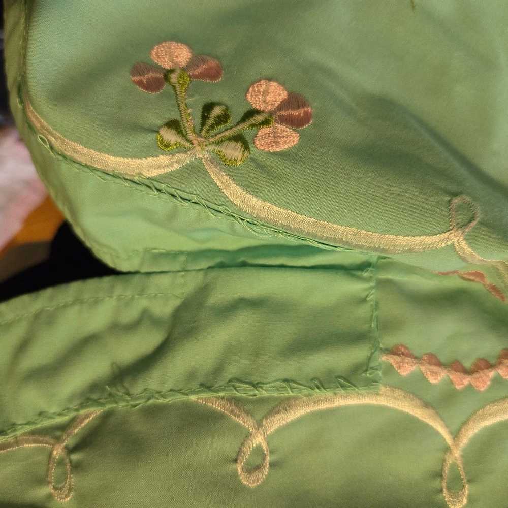Caro of Honolulu Vintage Embroidered Floral Kimon… - image 7