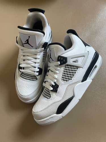 Jordan Brand × Nike × Streetwear Jordan 4 military