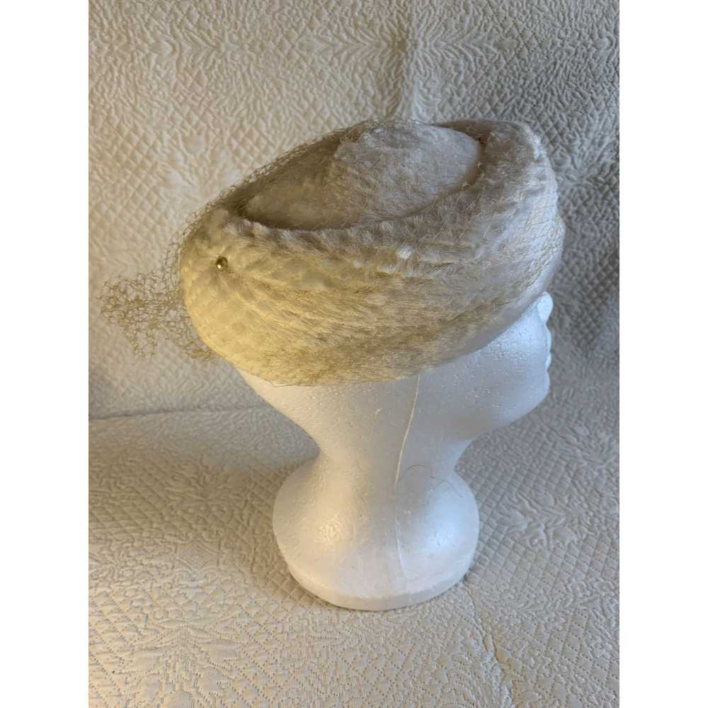 Unkwn Vintage Ladies Pillbox Hat & Cream Sequins … - image 4