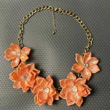 Unique 90’s Vintage 3D Floral Necklace (peach colo