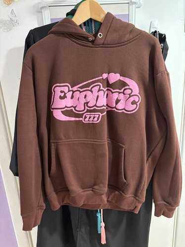 【NAMED COLLECTIVE】EUPHORIA PUFF PRINT FITTED ZIP HOODIE EUPHORIA PUFF PRINT FITTED ZIP HOODIE BLACK – NAMED COLLECTIVE®