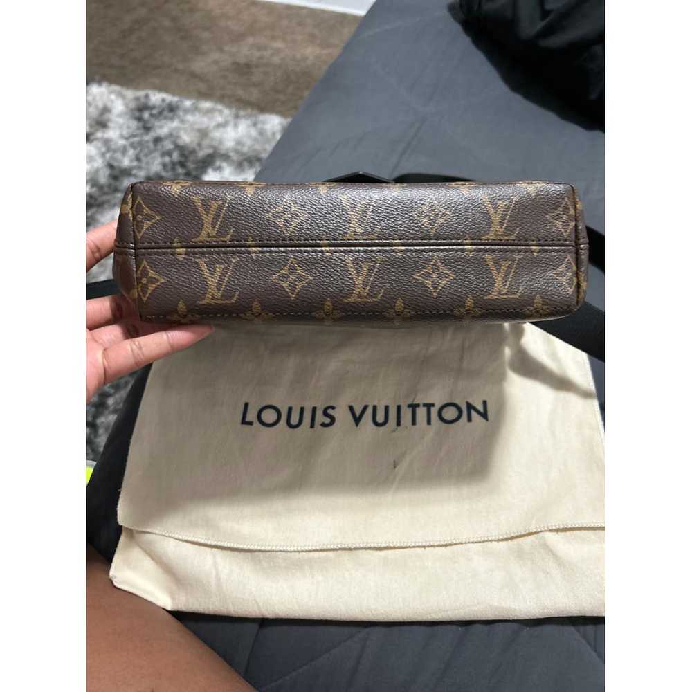 Louis Vuitton Vinyl crossbody bag - image 3