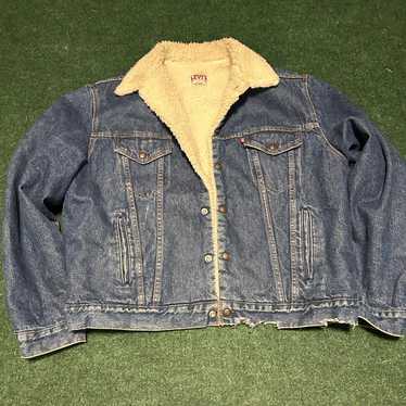 Vintage Levi’s denim trucker jacket