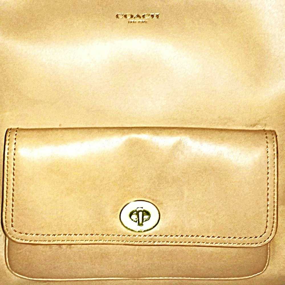 COACH #22381 - English Tan Leather Courtney (MAT-… - image 4