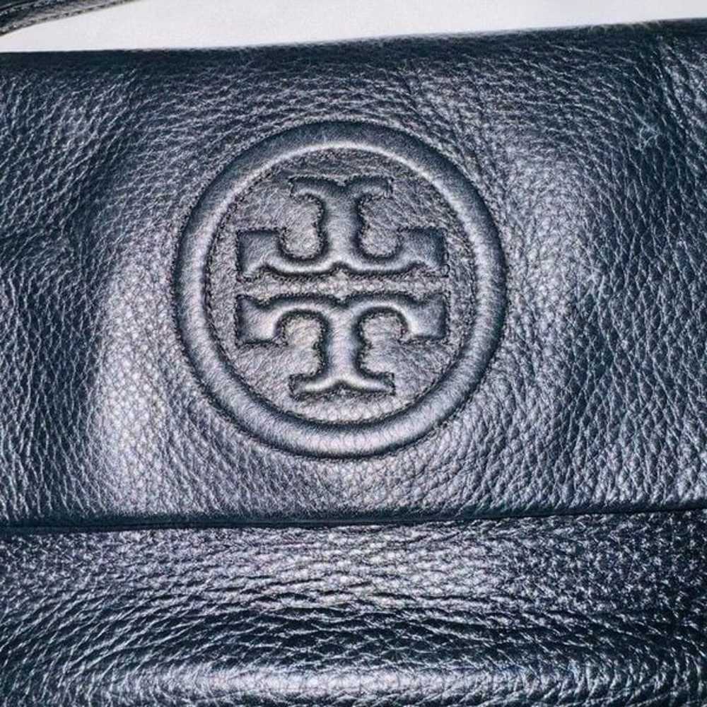 Tory Burch Bombe Foldover Clutch Convertible Cros… - image 2