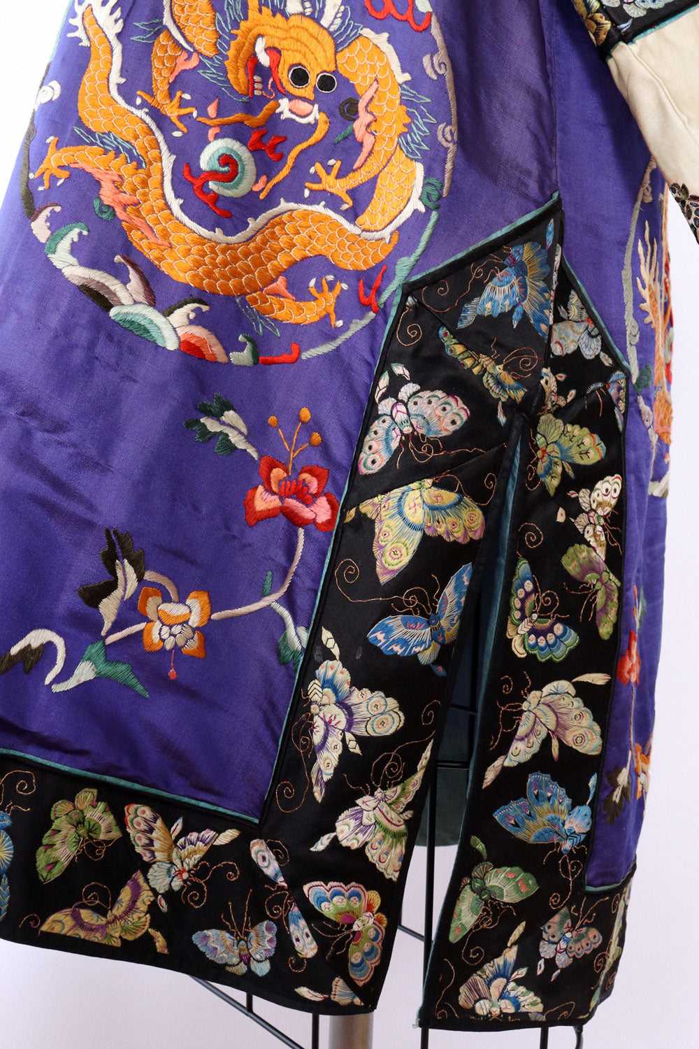 Qing Dynasty Silk Embroidered Robe - image 8
