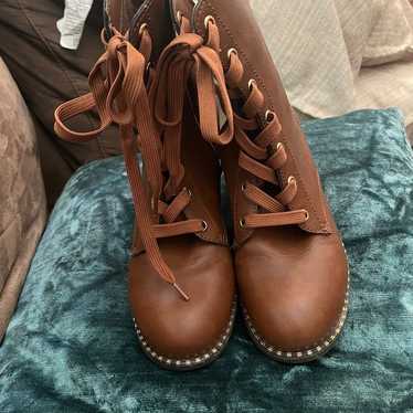 NWOB bamboo brown combat boots size 7.5