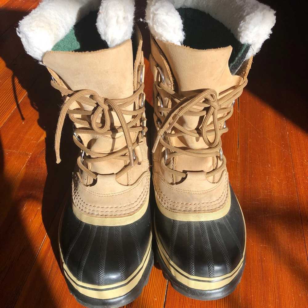 Sorel caribou boots women size 6 - image 2