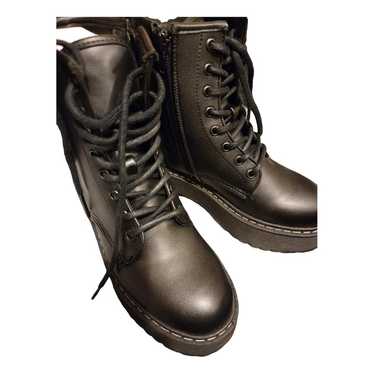 Steve Madden Vegan leather boots