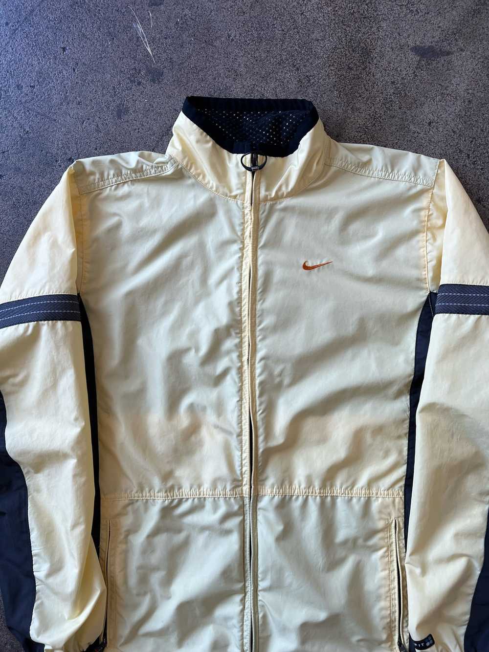 1990s Nike Soft Yellow Running Jacket - image 2