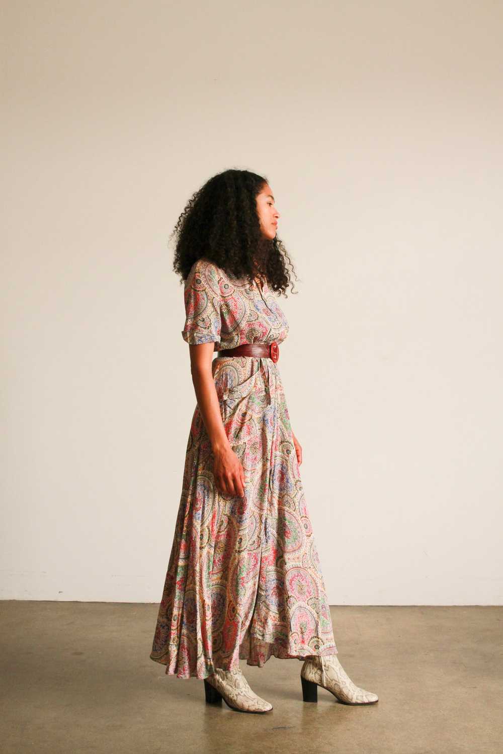 1940s Floral Print Cold Rayon Dressing Gown - image 5