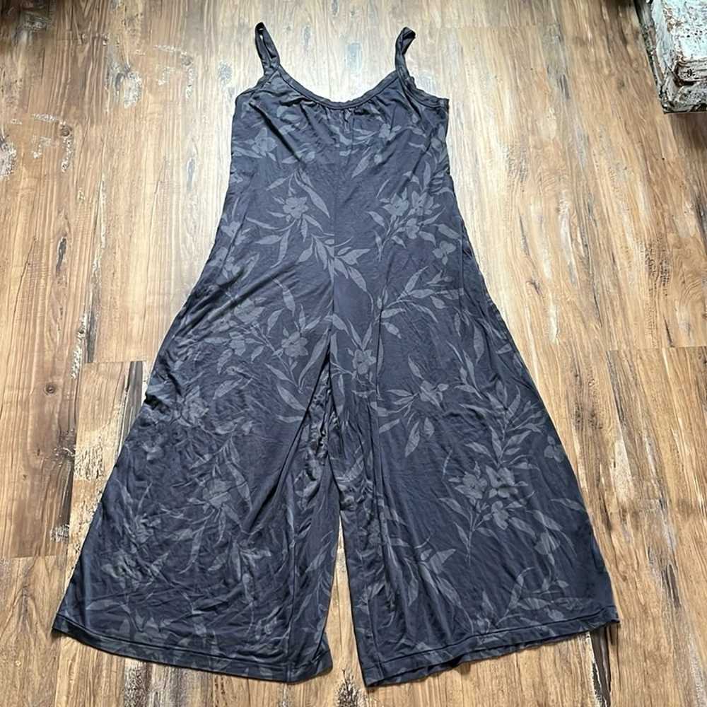 Z Supply Gray Sleeveless Floral Jumpsuit - image 2