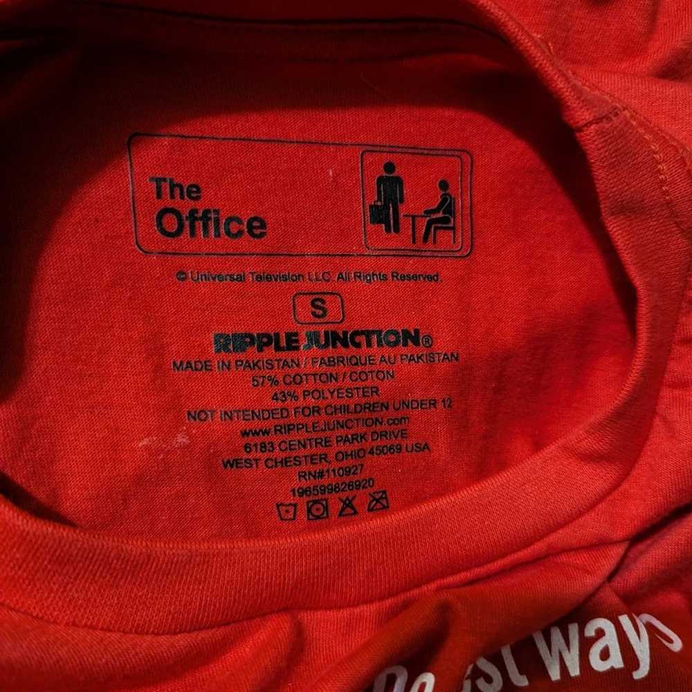 Ripple Junction Men's The Office Christmas Tshirt… - image 3