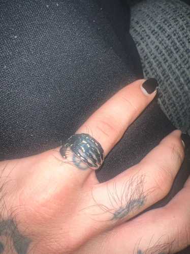 Custom × Jewelry × Streetwear Skeleton Hand Ring