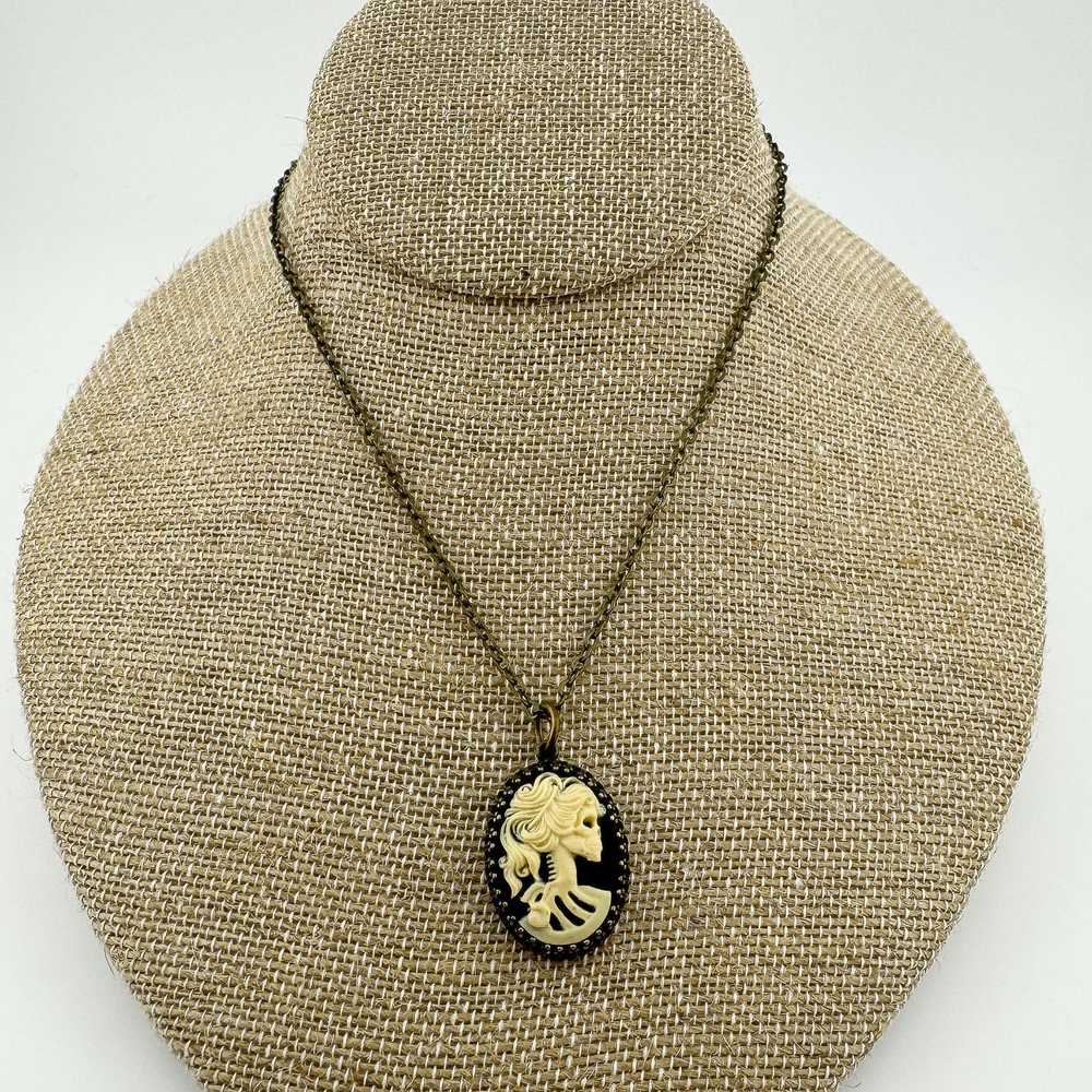 Vintage Female Skeleton Cameo Vintage Necklace - image 5