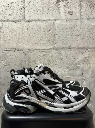 Balenciaga BALENCIAGA Runner Sneaker Black White