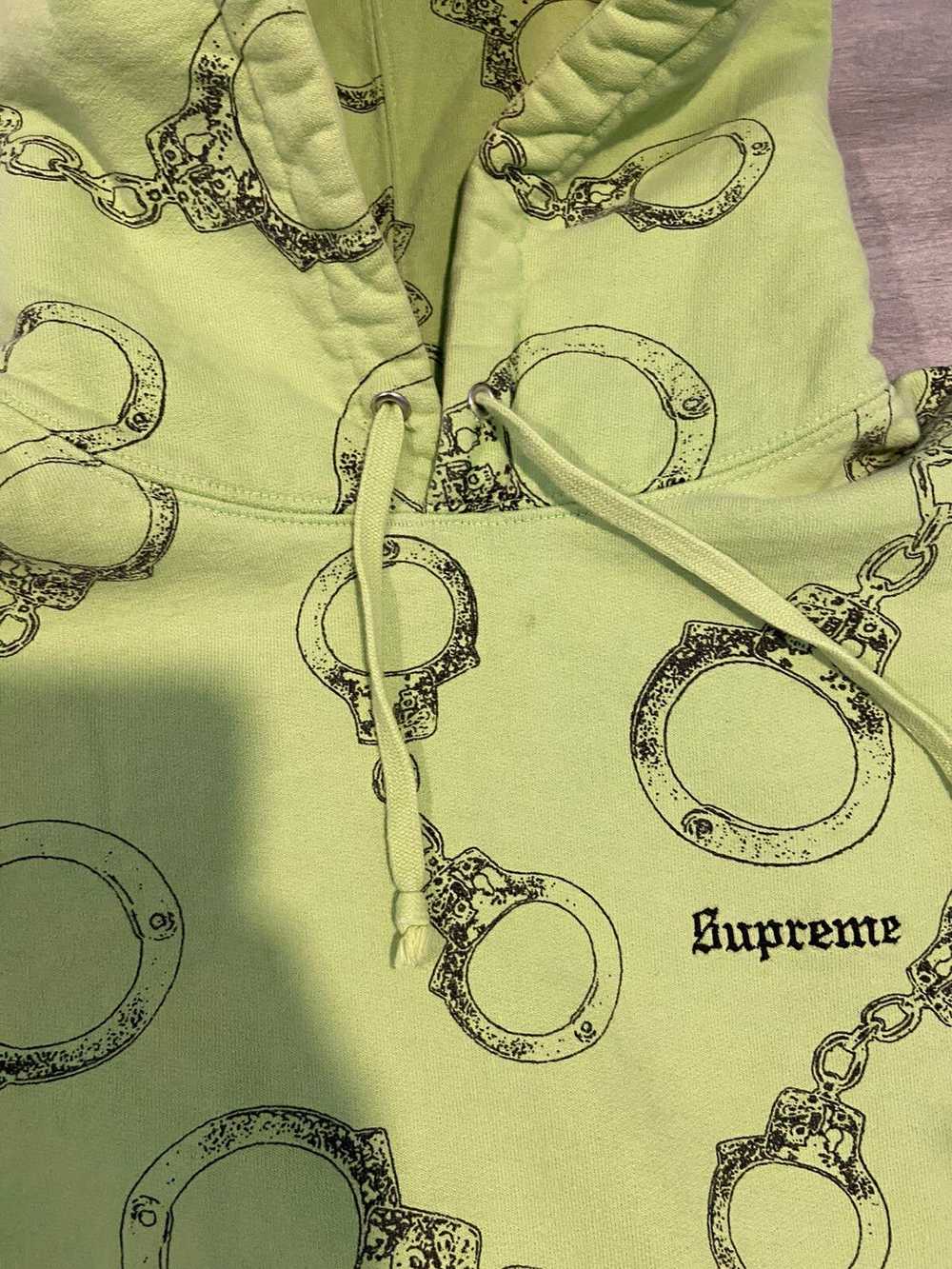 Supreme Supreme Handcuffs Hoodie FW17 - image 2
