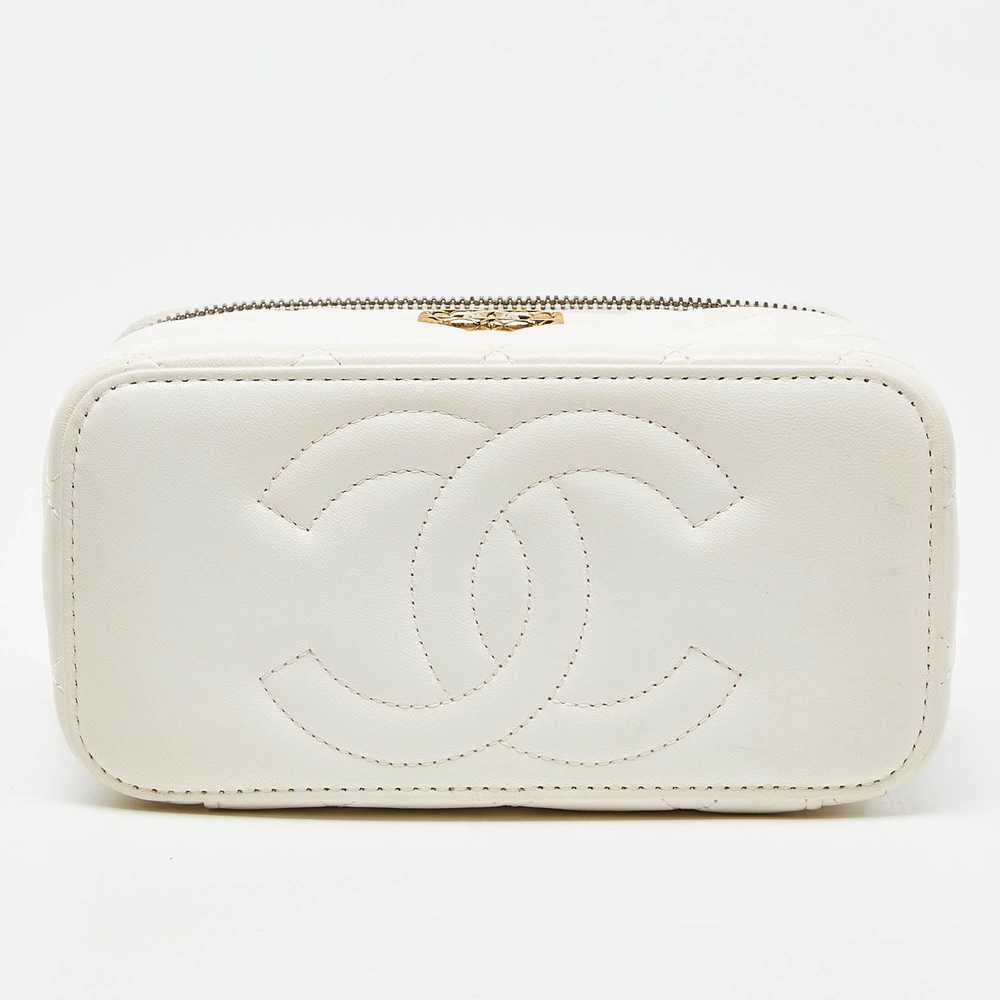 Chanel CHANEL Off White Quilted Leather Vanity Ca… - image 7
