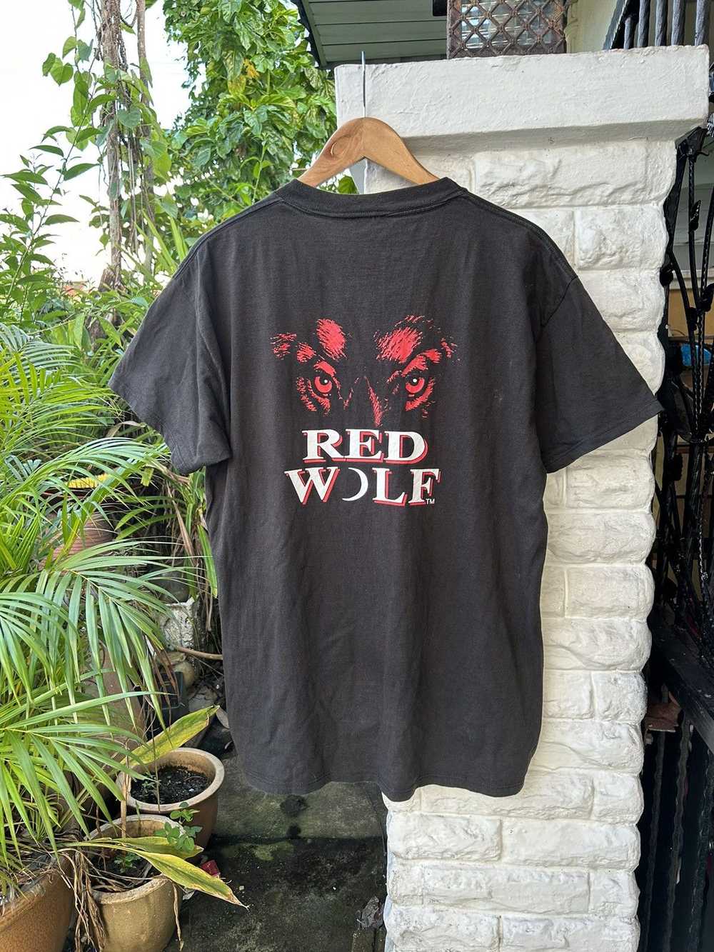 Movie × Vintage × Wolf & Man 💥 90s RED WOLF MOVI… - image 1