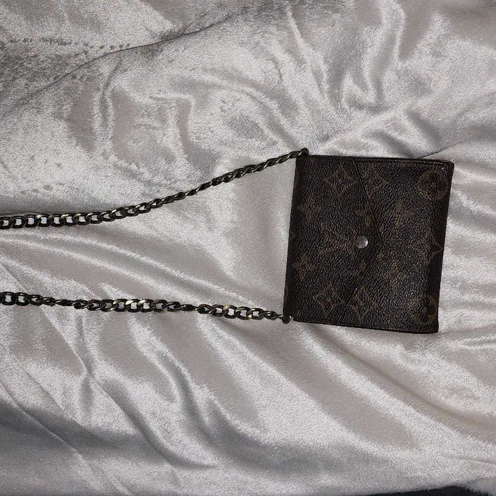 LV Monogram Monnaie with Unbranded Chain - image 5