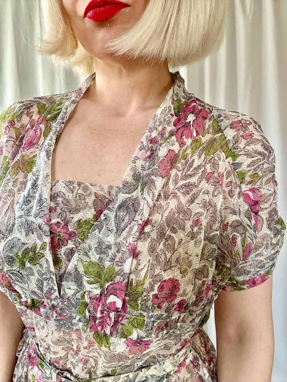 True Vintage 1940s Pastel Floral Silk Chiffon See… - image 4