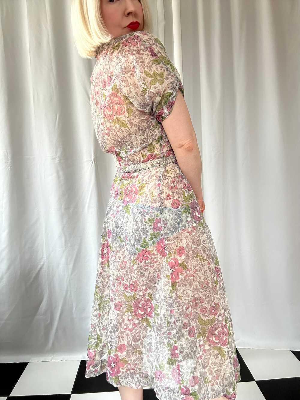 True Vintage 1940s Pastel Floral Silk Chiffon See… - image 9