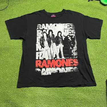 vintage ramones faded black spell out band shirt