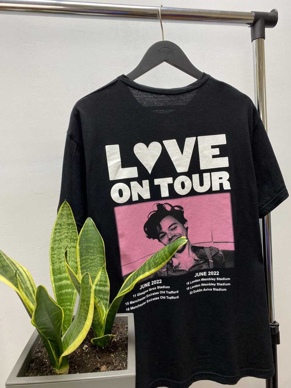 Band Tees × Streetwear Harry Styles Love on Tour … - image 11