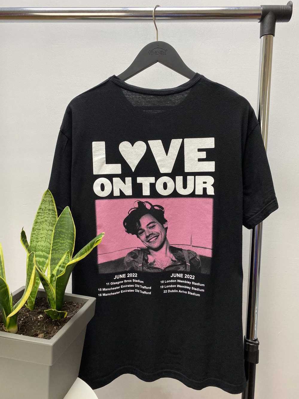 Band Tees × Streetwear Harry Styles Love on Tour … - image 2