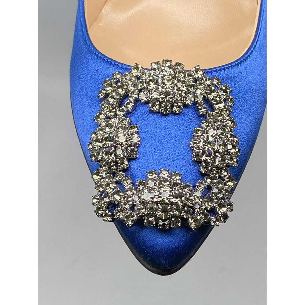 Manolo Blahnik Hangisi cloth heels - image 6