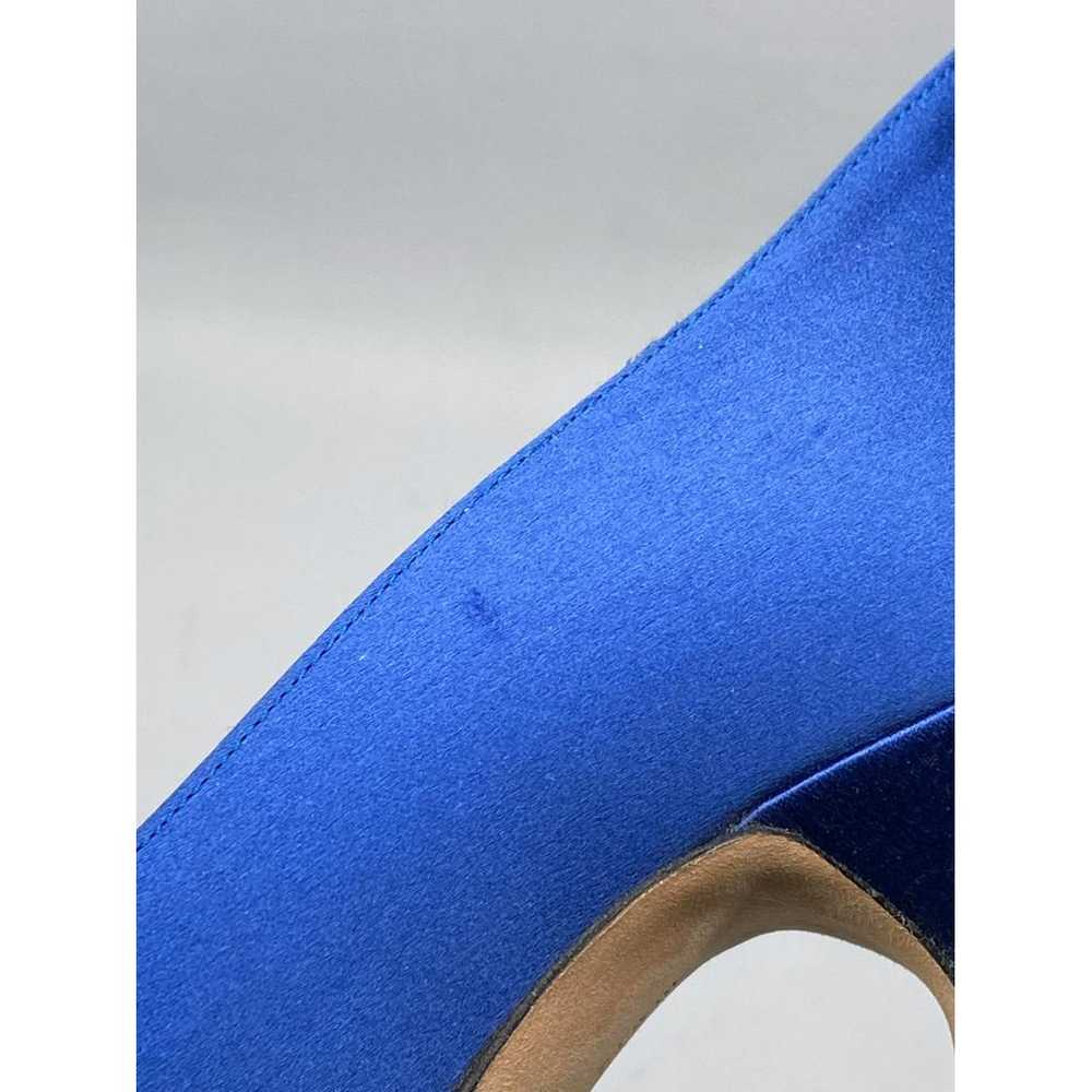 Manolo Blahnik Hangisi cloth heels - image 7