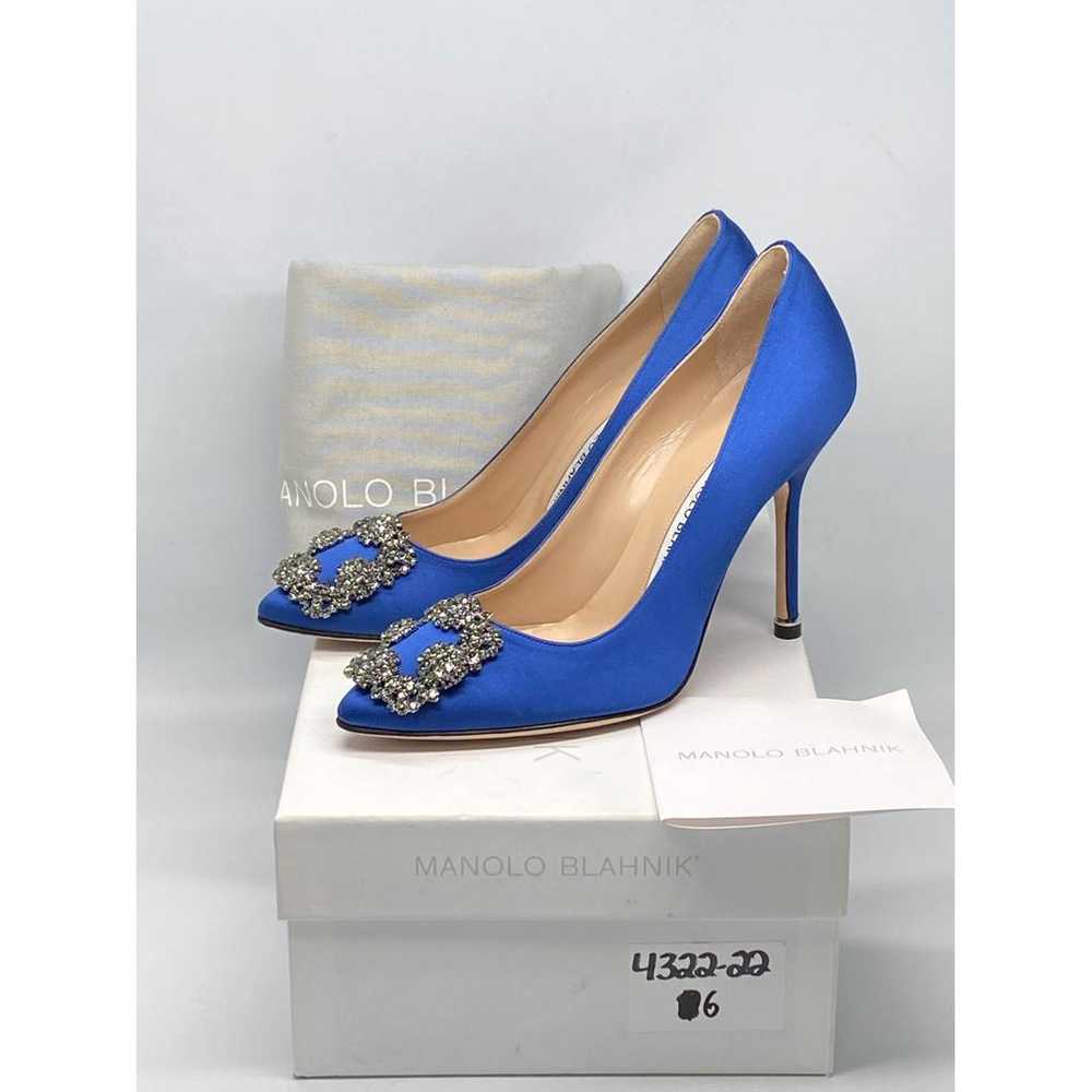 Manolo Blahnik Hangisi cloth heels - image 8